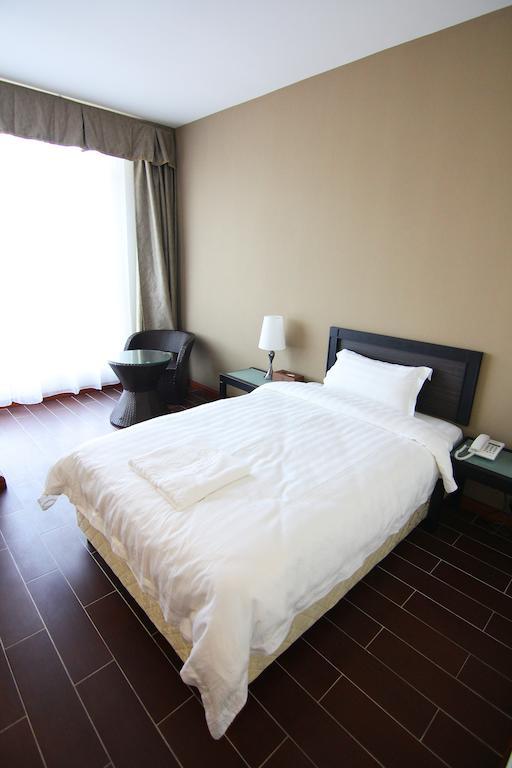 Putatan Platinum Hotel Kota Kinabalu Pokoj fotografie