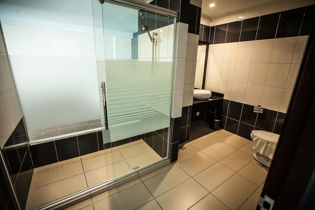 Putatan Platinum Hotel Kota Kinabalu Pokoj fotografie