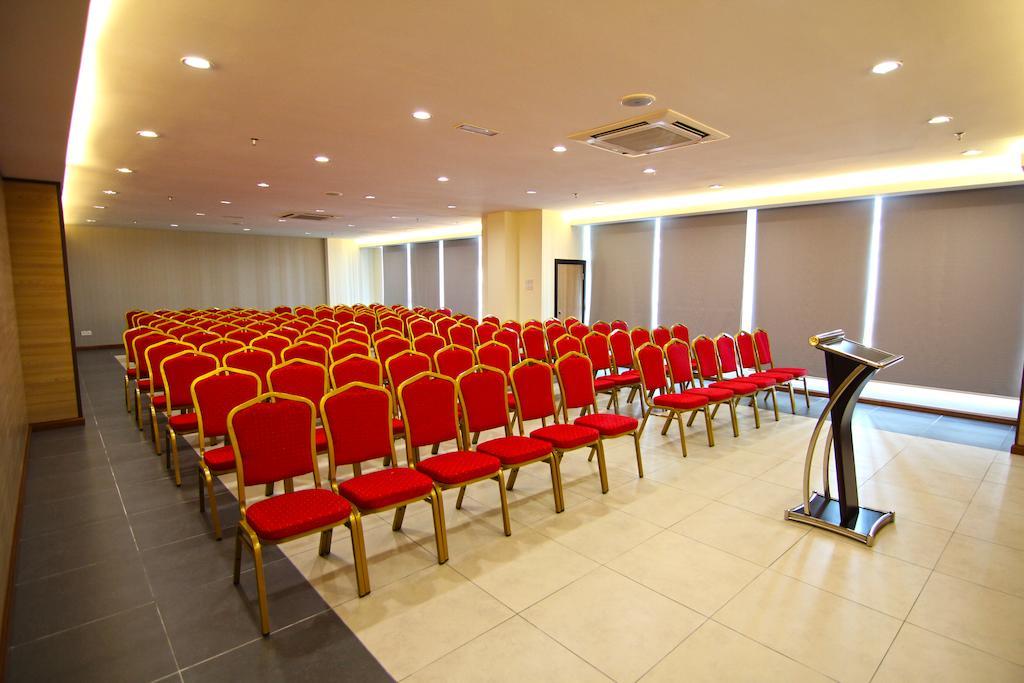 Putatan Platinum Hotel Kota Kinabalu Exteriér fotografie